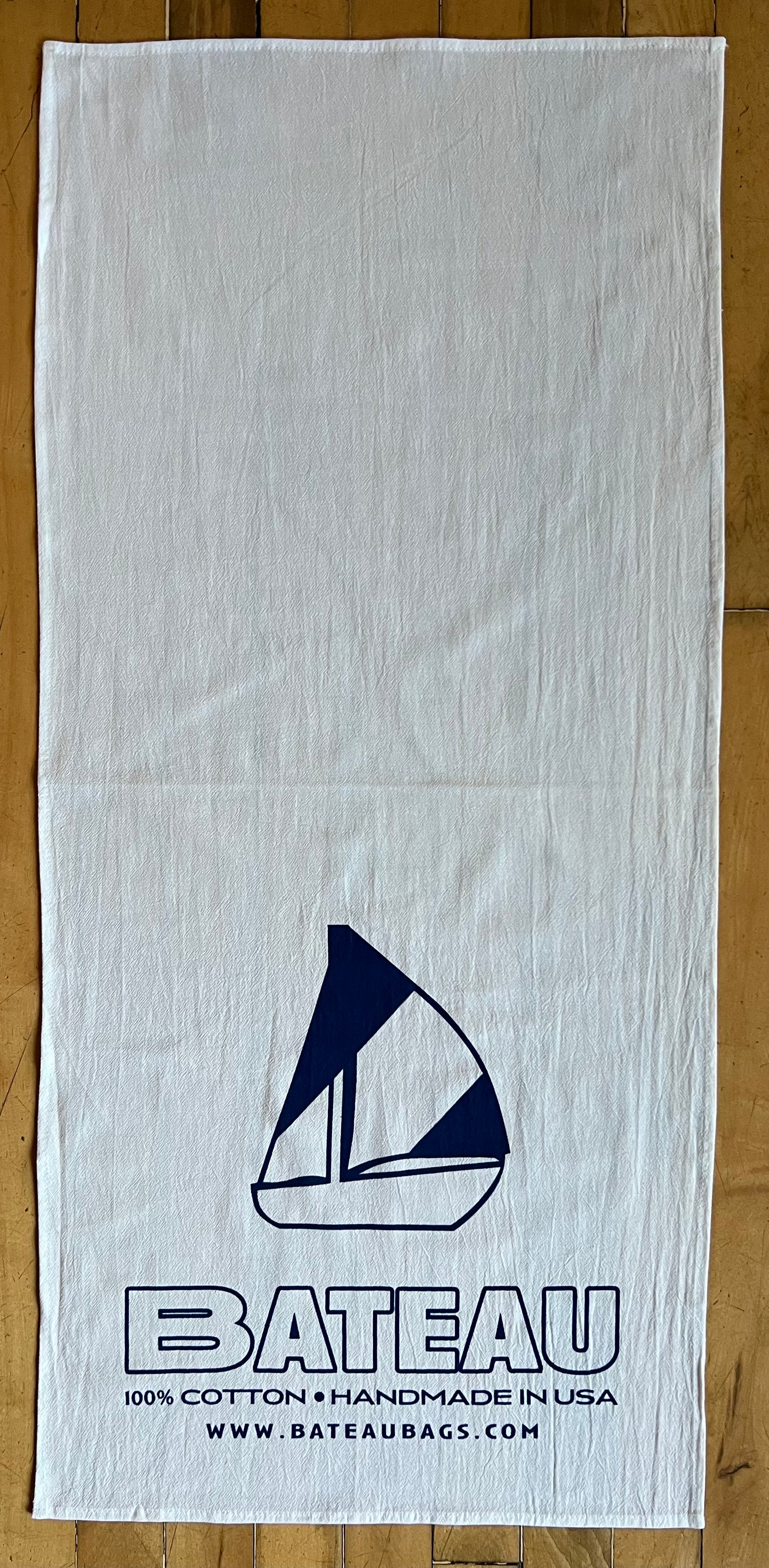 Bateau Logo Tea Towel - navy