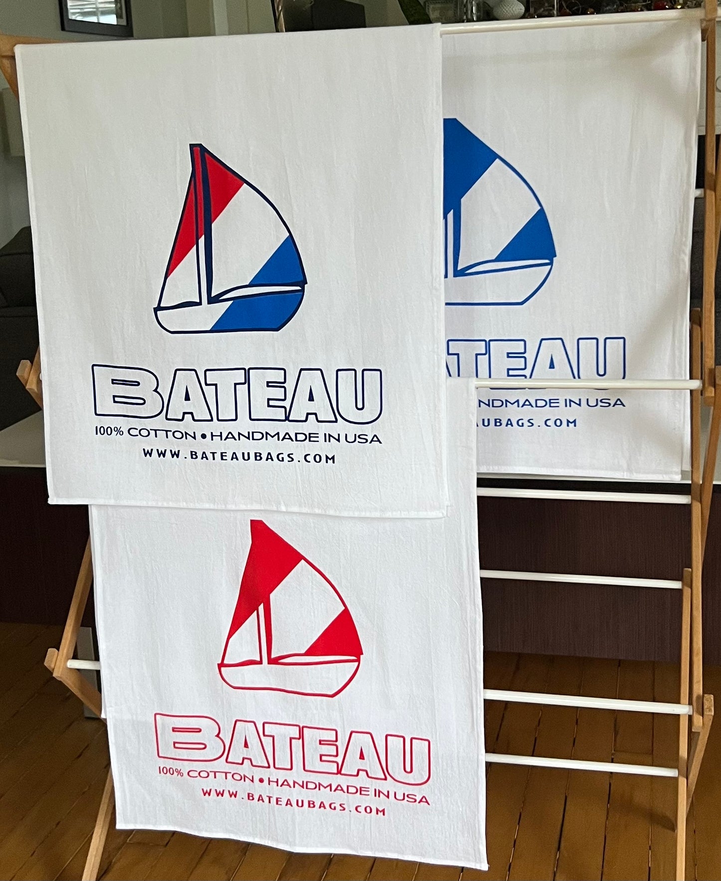 Bateau Logo Tea Towel - navy